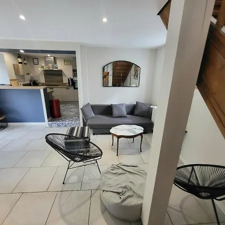 Hébergement de vacances Maison Des Cimes, Garden, Cozy For 8 People *